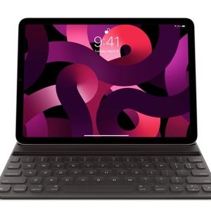 NWOT Apple Smart Keyboard Folio for iPad Pro 11" (1st,2nd,3rd & 4th generations)